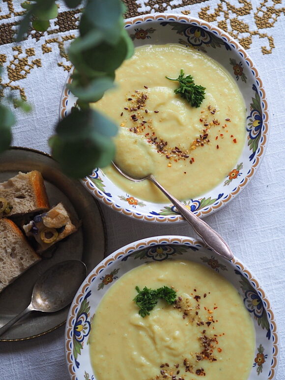 Zupa Krem Z Pieczonego Selera I Czosnku Kuchennymi Drzwiami